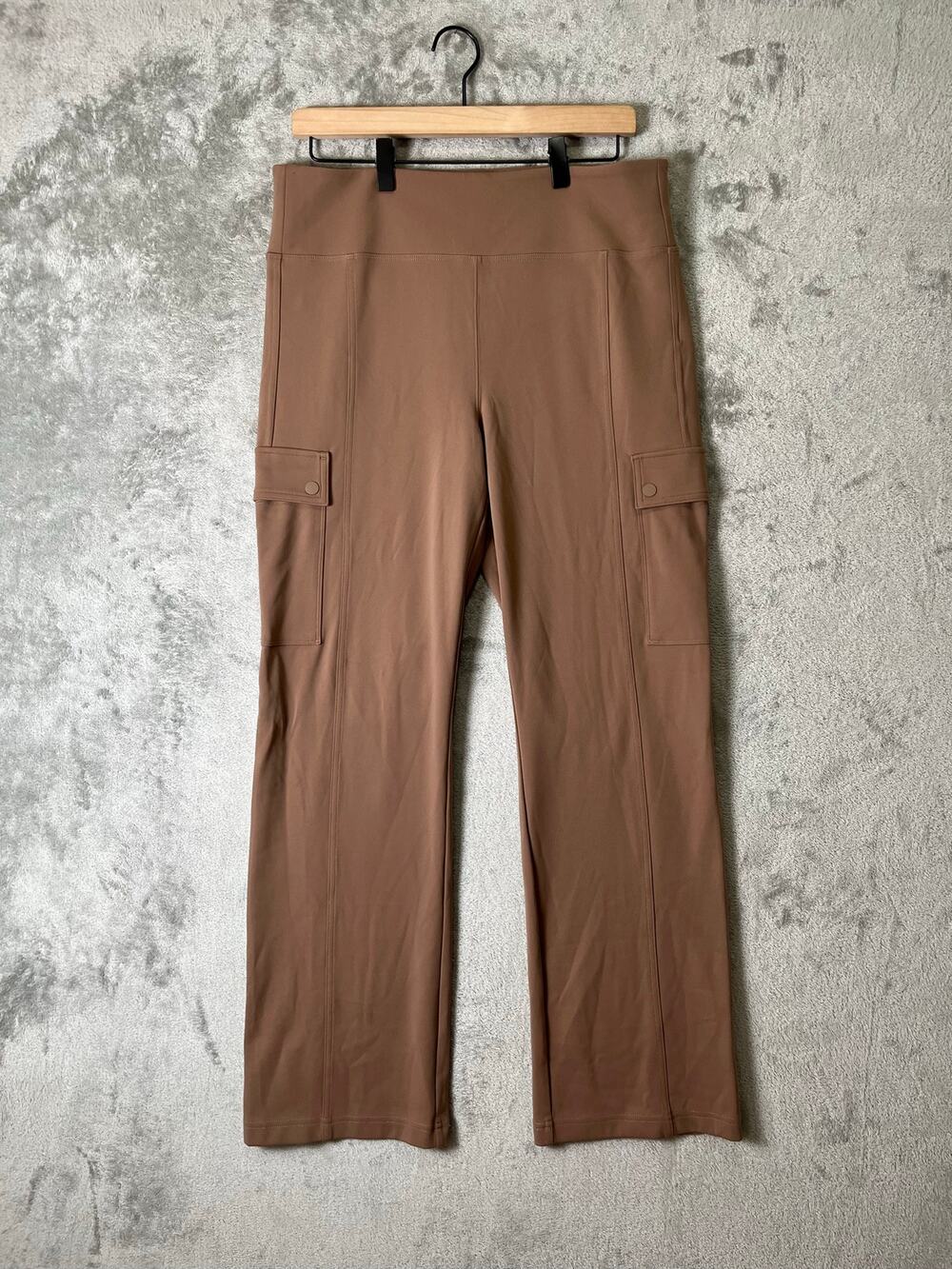 Athleta Delancey Straight Cargo Pant Large Taupe Pull‎ On Travel Work Pant